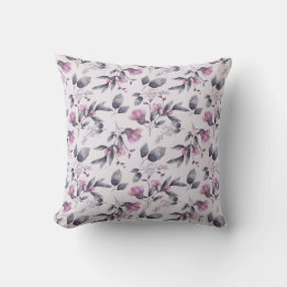 Cojín Decorativo Purple flowers on a throw pillow