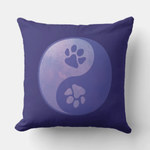 Cojín decorativo púrpura de Yin Yang Paw