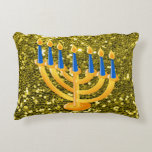 Cojín Decorativo Purpurina del oro de Menorah del oro falso<br><div class="desc">Almohada hermosa y decorativa del acento para Jánuca,  ofreciendo diseño del purpurina del oro de Menorah del oro falso</div>