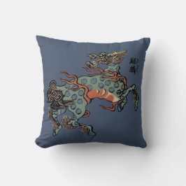 Cojín Decorativo Qilin chino vintage sobre azul de jeans azul