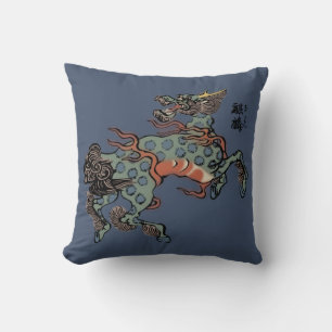 Cojín Decorativo Qilin chino vintage sobre azul de jeans azul