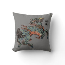 Qilin chino vintage sobre gris medio