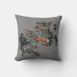 Cojín Decorativo Qilin chino vintage sobre gris medio