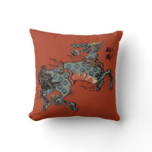 Qilin chino vintage sobre rojo chino