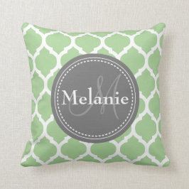 Cojín Decorativo Quatrefoil verde y gris de salvia monogramada