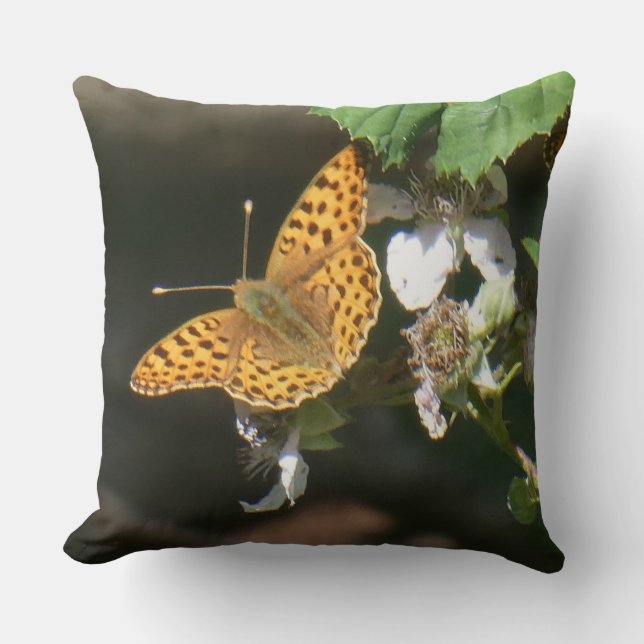 Cojín Decorativo Queen of Spain fritillary Butterfly Throw Pillow (Anverso)