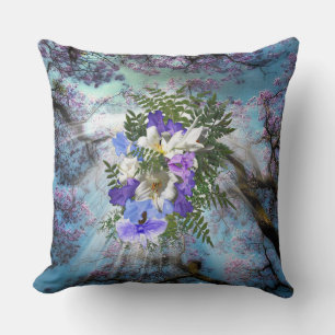 Cojín Decorativo Ramo de jacaranda y lirio blanco