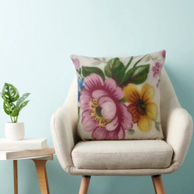 Cojín Decorativo Ramo Floral de Taza de Té (Throw Pillow 100% polyester heavyweight stretch material. Hidden zipper Made in the USA.
)