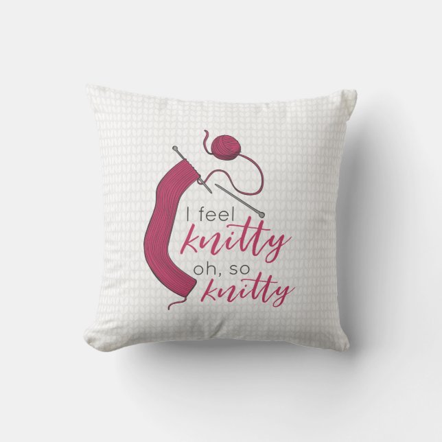 Cojín Decorativo Raspberry Jam Me Siente Knitty, Oh Tanta Knitty (Anverso)