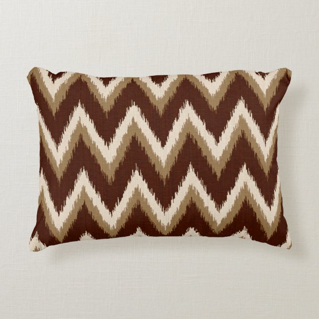 Cojín Decorativo Rayas de Chevron Ikat - Marrón chocolate y beige (Anverso)
