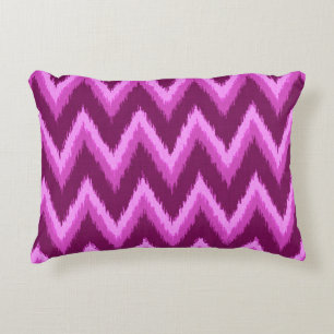 Cojín Decorativo Rayas de Chevron Ikat - Púrpura Amatista y Violeta