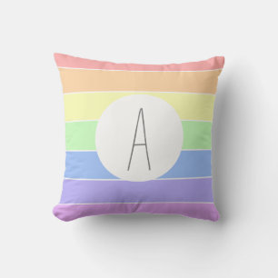 Cojín Decorativo Rayas de color arcoiris monogramadas