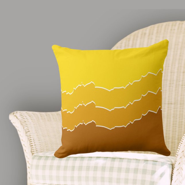 Cojín Decorativo Rayas Irregulares Amarillas Desgarradas en Capas (Modern Irregular Yellow Ripped Layered Stripes Throw Pillow, Warming Summer Tones)