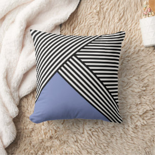 Cojín Decorativo Rayas negras y blancas con triángulo azul