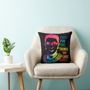 Cojín Decorativo RBG lucha por las cosas que te importan