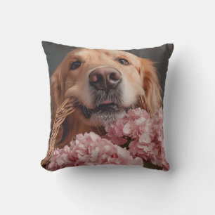 Cojín Decorativo Recuperador de oro con canasta de hortensias rosad