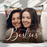 Cojín Decorativo Regalo de Besties de Guión Moderno<br><div class="desc">El Cojín decorativo de Regalo de Regalo de Fotos con Guión Moderno es una moda y un accesorio personalizado para el hogar, que celebra el inquebrantable vínculo entre los mejores amigos. Con un texto de escritura moderno y elegante y un espacio de fotos en personalizable, esta almohada le permite mostrar...</div>