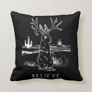 Cojín Decorativo Regalo de conejo  Cree en Jackalope