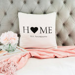 Cojín Decorativo Regalo moderno minimalista de la familia residenci<br><div class="desc">Regalo moderno minimalista de la familia residencial personalizado</div>