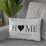 Cojín Decorativo Regalo moderno minimalista de la familia residenci<br><div class="desc">Bienvenidos a nuestra colección Modern Minimal Home Family en Zazzle, el destino perfecto para regalos personalizados que elevan su hogar y celebran lazos familiares. Nuestra cuidada selección de productos combina a la perfección el diseño contemporáneo con la calidez de la familia, creando un toque único y elegante para sus espacios....</div>