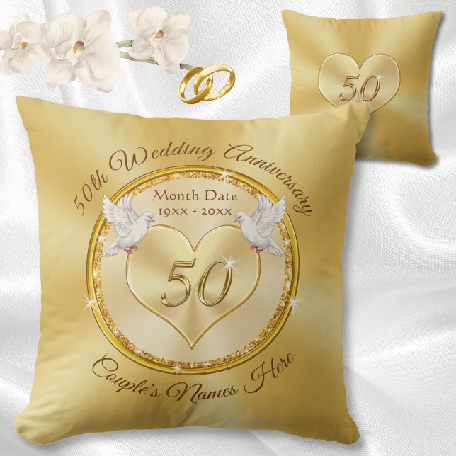 Cojín Decorativo Regalos de Aniversario Boda Dorado Personalizados, (Golden wedding anniversary gift ideas. Pretty Love Birds over over 50th anniversary pillows, Heart.)