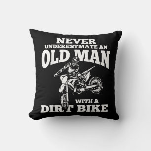 Cojín Decorativo Regalos divertidos nunca subestiman a un anciano c