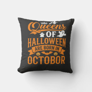 Cojín Decorativo Reinas de Halloween nacidas en octubre tipografía