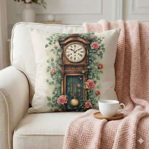Cojín Decorativo Reloj Antiguo Rodeado de Rosas y Enredaderas