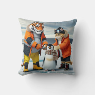 Cojín Decorativo Rescatando Pequeños Pingüinos: Gato Naranja y Tigr