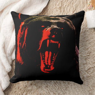 Cojín Decorativo Retrato de Oso Salvaje Oscuro con Iluminación Dram