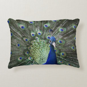 Cojín Decorativo Retrato del pavo real con las plumas hacia fuera