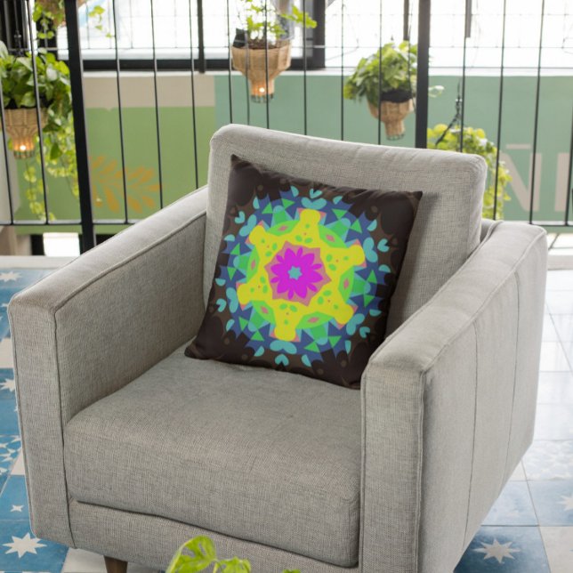 Cojín Decorativo Retro Mandala Flor rosa amarillo y azul (Subido por el creador)