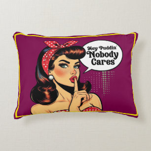 Cojín Decorativo Retro Pinup_ Hey Pudding