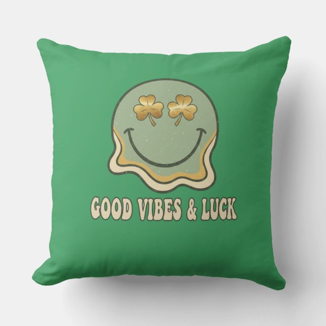 Cojín Decorativo Retro St. Patrick's Day Good Vibes & Luck Smiley  (Anverso)