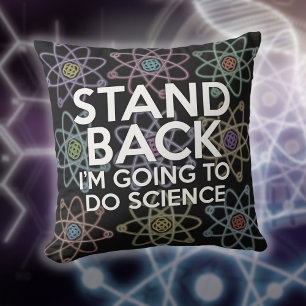 COJÍN DECORATIVO RETROCEDAN VOY A HACER CIENCIA