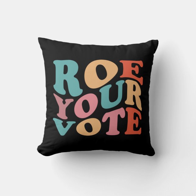 COJÍN DECORATIVO ROE ROE ROE TU VOTO 77 (Anverso)