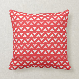 Cojín decorativo rojo de Chevron