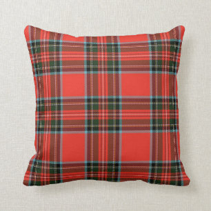 Cojín decorativo rojo de la tela escocesa