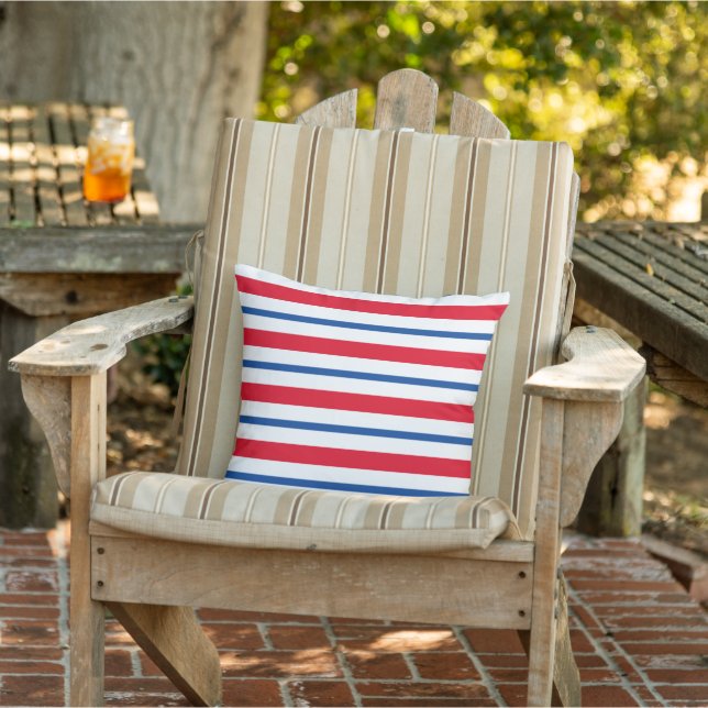 Cojín decorativo rojo rayado blanco y azul (Silla)
