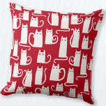 Cojín Decorativo Rojo y blanco de gato curado<br><div class="desc">Pequeños gatitos blancos divertidos sobre un fondo rojo. Perfecto para los amantes de los animales.</div>