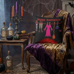 Cojín Decorativo Ropa de bruja caprichosa en tendedero Arte gráfico
