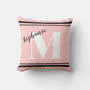 Cojín Decorativo Rosa claro y monograma negro