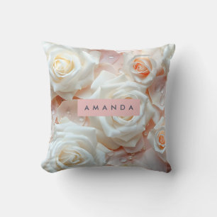 Cojín Decorativo Rosa crema elegante personalizada y pétalo de melo