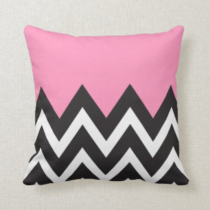 Cojín Decorativo Rosa de Bubblegum con Chevron blanco y negro