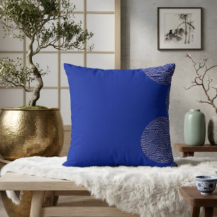 Cojín Decorativo Rosa Japonés Moderno Seigaiha en Azul Cobalto