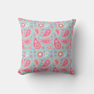 Cojín decorativo rosa y azul paisley