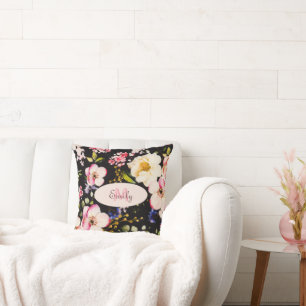Cojín Decorativo Rosas amarillas y rosadas en acuarela sobre negro,