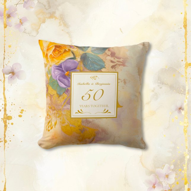 Cojín Decorativo Rosas Doradas Violetas 50 Aniversario de Boda (Gold Roses and Violets 50th Wedding Anniversary throw pillow)