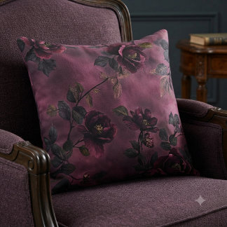 Cojín Decorativo Rosas elegantes sobre un fondo violeta profundo.