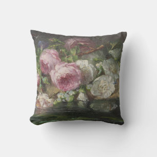 Cojín Decorativo Rosas en el suelo del bosque por Margaretha Roosen